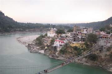 lakshman_jhula_1_small.jpg